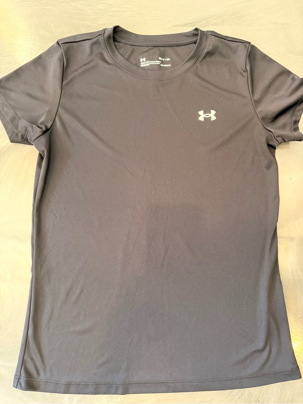 Set of 3!! Under Armour Short Sleeve Performance Tees - Black, Red, and Purple - Picture 6 of 7